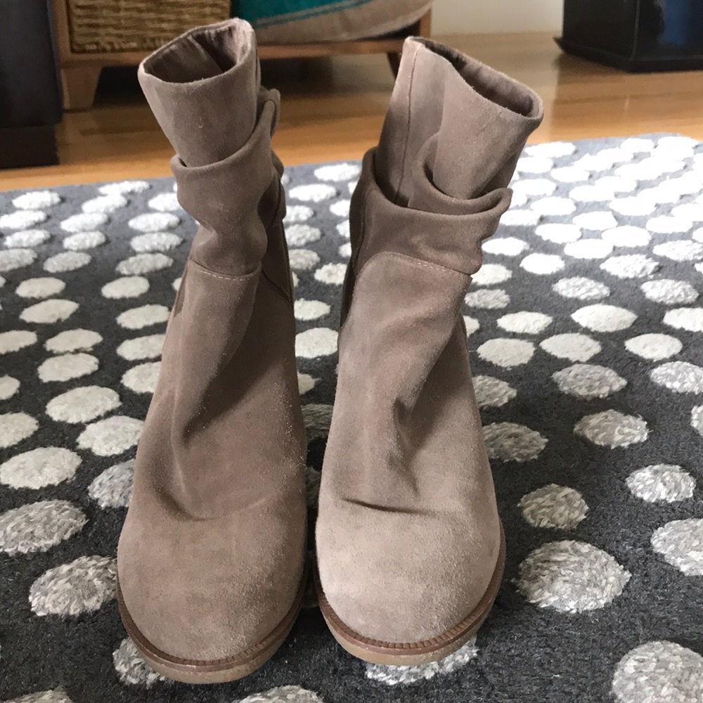 Vince Camuto Slouch Taupe Bootie, SZ 10 - Picture 2 of 6